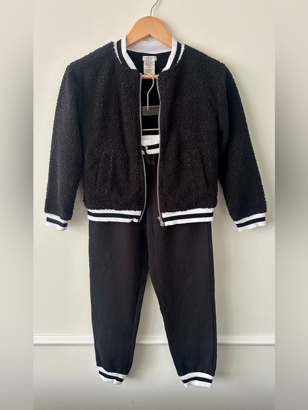 New Girls 2-Piece Boucle Bomber Jacket & Jogger Pants by Max Studio • Size 7-8